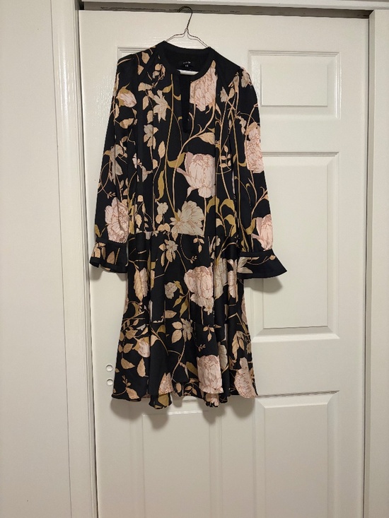 Em + Me Dresses & Skirts - Em + Me romantic rose print midi dress